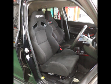 SUZUKI�@�X�C�t�g�X�|�[�c�@ZC33S�i2017�N�j�@�Ɂ@RECARO�i���J���j�@SR-7�@KK100�@BK�@����