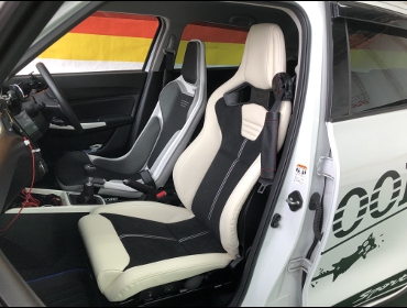 SUZUKI�@�X�C�t�g�X�|�[�c�@ZC33S�i2017�N�j�@�Ɂ@RECARO�i���J���j�@RCS�@���V�F��/�V���o�[���b�V���@���@�N���X�X�|�[�c�X�^�[CL210H�@�A�C�{���[�@����