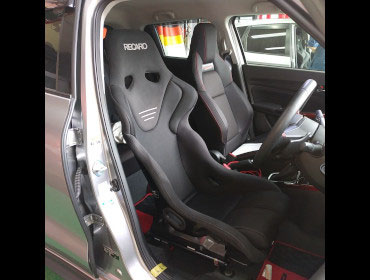 SUZUKI�@�X�C�t�g�X�|�[�c�@ZC33S�@�Ɂ@RECARO�i���J���j�@RS-G�@GK�@BK/BK�@�V�[�g�q�[�^�[�t���@����