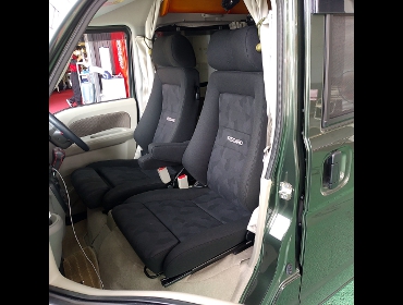 SUZUKI�@�G�u���B�@DA17V�@�Ɂ@RECARO�i���J���j�@�G���S���hMV�@BK�@����