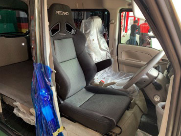 SUZUKI�@�G�u���B�@DA17V�@�Ɂ@RECARO�i���J���j�@SR-7F�@GK100�@BK/SIL�@�A�[�����X�g�t���@����