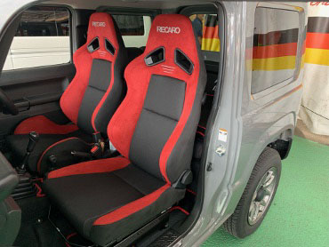 SUZUKI�@�W���j�[�@JB64W�i2022�N�j�@�Ɂ@RECARO�i���J���j�@SR-7�@GU100H�@RED�@���@SR-7F�@GU100H�@RED�@����