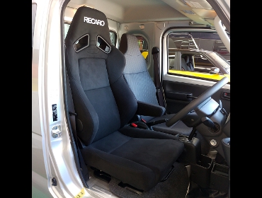SUZUKI�@�X�[�p�[�L�����[�@�Ɂ@RECARO�i���J���j�@SR-7F�@KK100�@BK�@�V�[�g�q�[�^�[�t���@����
