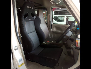 SUZUKI�@�G�u���B�o���@DA17V�i2022�N�j�@�Ɂ@RECARO�i���J���j�@SR-7F�@GK100�@BK/SIL�@����