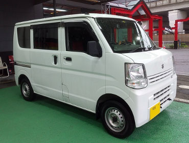 SUZUKI�@�G�u���B�o���@DA17V�i2015�N�j�@�Ɂ@RECARO�i���J���j�@SR-7F�@GK100�@BK/RED�@����