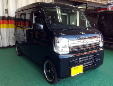 SUZUKI�@�G�u���B�@DA17V�i2021�N�j�@�Ɂ@RECARO�i���J���j�@SR-7F�@GU100�@BK�@A/R�^�C�v�@����