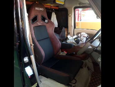 SUZUKI�@�G�u���B�@DA17V�i2020�N�j�@�Ɂ@RECARO�i���J���j�@SR-7F�@GU100�@�u���E���@�`/�q�^�C�v�@����