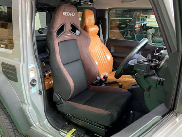 SUZUKI�@�W���j�[�V�G���@JB74�i2018�N�j�@�Ɂ@RECARO�i���J���j�@SR-7F�@GU100H�@�u���E���@����