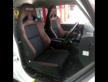 SUZUKI�@�W���j�[�@JB23�i2014�N�j�@�Ɂ@RECARO�i���J���j�@SR-7F�@GU100H�@�u���E���@�V�[�g�q�[�^�[�t���@�~���E�@����
