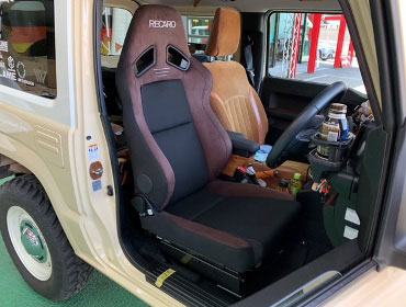 SUZUKI�@�W���j�[�@JB64�i2018�N�j�@�Ɂ@RECARO�i���J���j�@SR-7F�@GU100H�@�u���E���@�V�[�g�q�[�^�[�t���@����