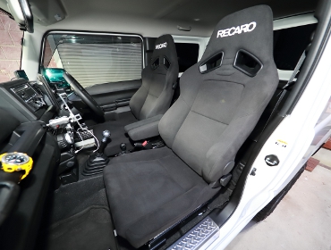 SUZUKI�@�W���j�[�@JB64W�@�Ɂ@RECARO�i���J���j�@SR-7F�@KK100�@BK�@�V�[�g�q�[�^�[�t���@�A�[�����X�g�t���@�~���E�@����