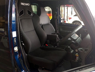 SUZUKI�@�X�[�p�[�L�����B�@DA16T�i2022�N�j�@�Ɂ@RECARO�i���J���j�@SR-7F�@KK100�@BK�@�V�[�g�q�[�^�[�t���@�A�[�����X�g�t���@����