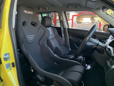 SUZUKI�@�X�C�t�g�X�|�[�c�@ZC32S�@�Ɂ@RECARO�i���J���j�@TS-G�@GK�@BK/BK�@����