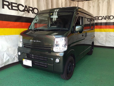 SUZUKI�@�G�u���B DA17V�i2021�N�j�@�Ɂ@RECARO�i���J���j�@SR-7F�@GU100H �u���E���@A/R�@�~�@���E�@����