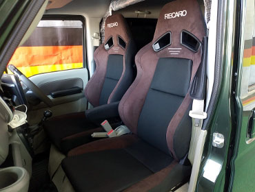 SUZUKI�@�G�u���B DA17V�i2021�N�j�@�Ɂ@RECARO�i���J���j�@SR-7F�@GU100H �u���E���@A/R�@�~�@���E�@����