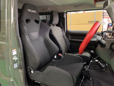 SUZUKI�@�W���j�[�@JB64�i2023�N�j�@�Ɂ@RECARO�i���J���j�@SR-6�@GK100S�@BK�@�V�[�g�q�[�^�[�t���@����