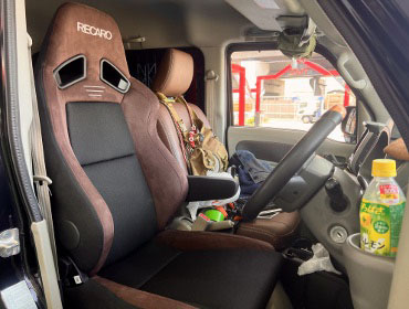 SUZUKI�@�G�u���B�@DA17V�i2021�N�j�@�Ɂ@RECARO�i���J���j�@SR-7F�@GU100�@�u���E���@����