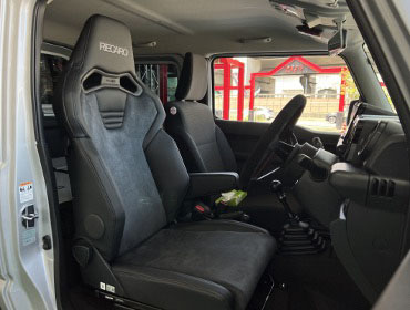 SUZUKI�@�W���j�[�V�G���@JB74W�i2019�N�j�@�Ɂ@RECARO�i���J���j�@SR-C�@UT100H�@A/R�@BK�@�V�[�g�q�[�^�[�t���@����