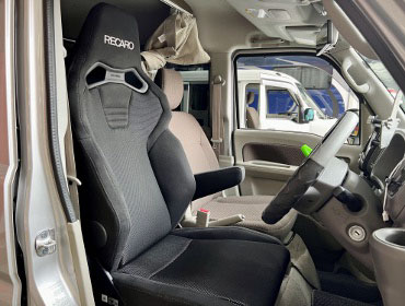 SUZUKI�@�G�u���B�@DA17V�i2022�N�j�@�Ɂ@RECARO�i���J���j�@SR-C BK�@BK/SIL�@AR�^�C�v�@����