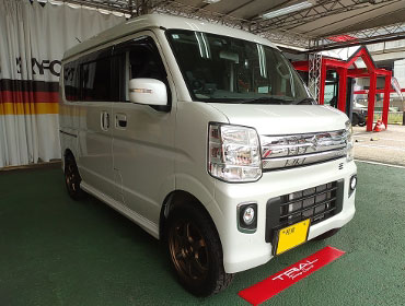 SUZUKI�@�G�u���B���S���@DA17W�i2024�N�j�@�Ɂ@RECARO�i���J���j�@SR-C�@UT100H�@A/R�@BK�@�V�[�g�q�[�^�[�t���@����