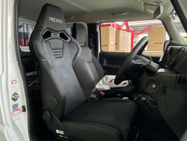 SUZUKI�@�W���j�[�@JB64�i2021�N�j�@�Ɂ@RECARO�i���J���j�@SR-C UT100�@BK���U�[�@����