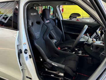 SUZUKI�@�X�C�t�g�X�|�[�c�@ZC33S�i2023�N�j�@�Ɂ@RECARO�i���J���j�@RS-G�@GK�@BK/BK�@����