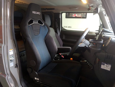 SUZUKI�@�W���j�[�@JB64�i2023�N�j�@�Ɂ@RECARO�i���J���j�@SR-C�@BK100H�@A/R�@�A�[�����X�g�t���@�V�[�g�q�[�^�[�t���@����