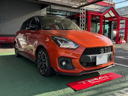 SUZUKI�@�X�C�t�g�@ZC33S�i2023�N�j�@�Ɂ@RECARO�i���J���j�@TS-G�@GK�@BK/RED�@�V�[�g�q�[�^�[�t���@����