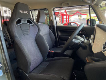 SUZUKI�@�N���X�r�[�@MN71S�i2024�N�j�@�Ɂ@RECARO�i���J���j�@SR-C�@B100H�@BK/SIL�@�V�[�g�q�[�^�[�t���@����