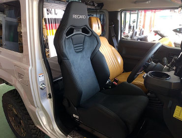 SUZUKI�@�W���j�[�@JB64�@�Ɂ@RECARO�i���J���j�@SR-S�@UT100H�@BK�@�V�[�g�q�[�^�[�@����