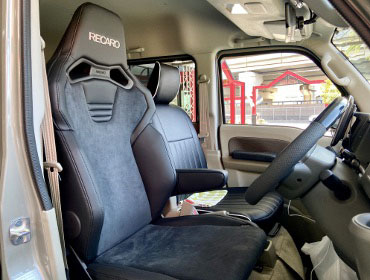 SUZUKI�@�G�u���B�@DA17V�i2024�N�j�@�Ɂ@RECARO�i���J���j�@SR-C�@UT100H�@BK���U�[�@�V�[�g�q�[�^�[�t���@����
