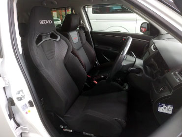 SUZUKI�@�X�C�t�g�X�|�[�c�@ZC32S�@�Ɂ@RECARO�i���J���j�@SR-S�@BK100�@BK/BK�@����