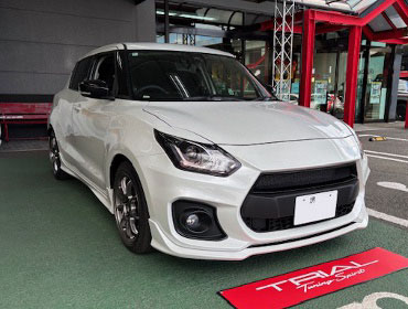 SUZUKI�@�X�C�t�g�X�|�[�c�@ZC33S�i2024�N�j�@�Ɂ@RECARO�i���J���j�@SR-C�@BK100H�@BK/RED�@�V�[�g�q�[�^�[�t���@����