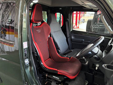 SUZUKI�@�X�[�p�[�L�����[�@DA16T�i2022�N�j�@�Ɂ@RECARO�i���J���j�@RCS�@BK�V�F��/RED���b�V���@����