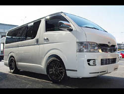 TOYOTA�@�n�C�G�[�X�@TRH200V