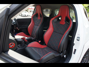 ���J���@�X�|�[�c�X�^�[���~�e�b�h�G�f�B�V�����@RED�@�~2�r