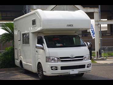 TOYOTA�@�n�C�G�[�X�@200�n�@�L�����s���O�J�[