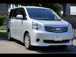 TOYOTA�@�m�A�@ZR70G��RECARO�i���J���j�V�[�g����