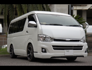 TOYOTA�@�n�C�G�[�X�@TRH214W��RECARO�i���J���j�V�[�g����