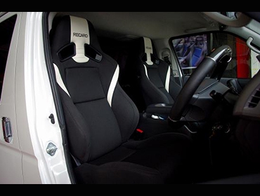 RECARO�i���J���V�[�g�j�@TOYOTA�@�n�C�G�[�X�@200�n��RECARO�i���J���j�@SR-7F Lassic ���@�~2�r �@����