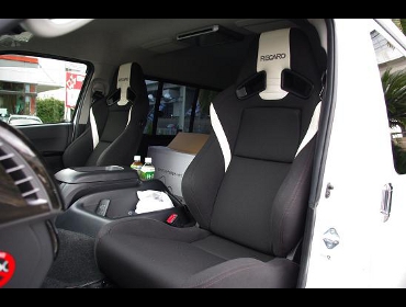 RECARO�i���J���V�[�g�j�@TOYOTA�@�n�C�G�[�X�@3�^����@���S��GL��RECARO�i���J���j�@SR-7F Lassic ���@�~2�r�@����