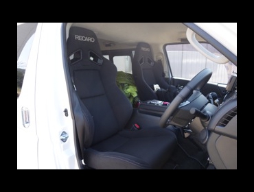 RECARO�i���J���V�[�g�j�@TOYOTA�@�n�C�G�[�X�@200�n4�^��RECARO�i���J���j�@SR-7F SK100 BK�@�~2�r�@����