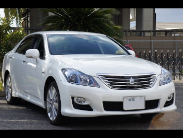 TOYOTA�@�N���E���n�C�u���b�h��RECARO�i���J���j�V�[�g����