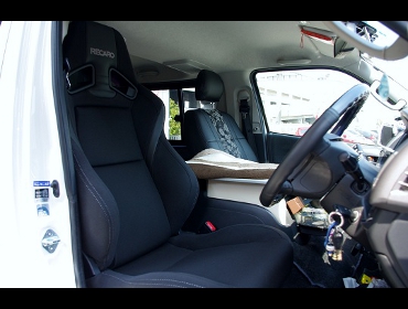 RECARO�i���J���V�[�g�j�@TOYOTA�@���W�A�X�G�[�X�@TRH200V��RECARO�i���J���j�@SR-7F Lassic BK/SIL�@����