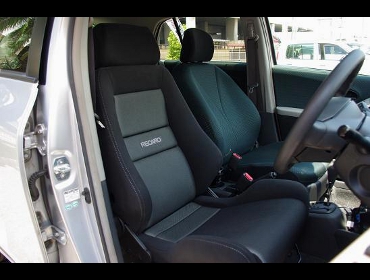 RECARO�i���J���V�[�g�j�@TOYOTA�@VITZ�i���B�b�c�j�@NCP90��RECARO�i���J���j�@LX-VS SK100 BK/SIL�@����
