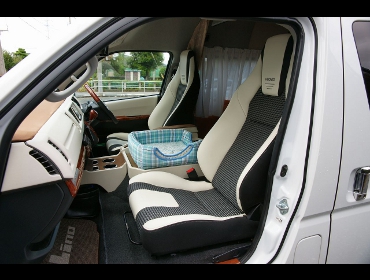 RECARO�i���J���V�[�g�j�@TOYOTA�@�n�C�G�[�X�@�X�[�p�[�����O�����ԃL�����s���O�J�[�@TRH226��RECARO�i���J���j�@LX-F IL 110H�@���@�~2�r�@����