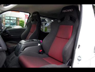RECARO�i���J���V�[�g�j�@TOYOTA�@�n�C�G�[�X4�^�@200�n��RECARO�i���J���j�@SR-7F SK100�@RED�@�~2�r�@����