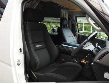 RECARO�i���J���V�[�g�j�@TOYOTA�@�n�C�G�[�X�@200�n��RECARO�i���J���j�@LX-VF SK100�@BK�@����