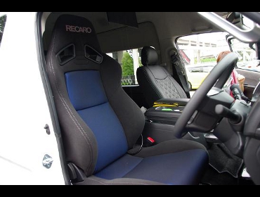 RECARO�i���J���V�[�g�j�@TOYOTA�@�n�C�G�[�X200�n��RECARO�i���J���j�@SR-7F SK100 BL�@����