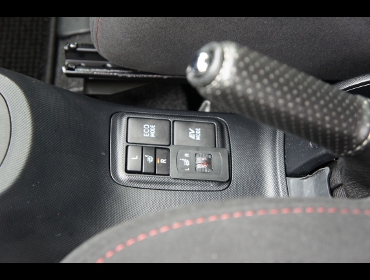 RECARO�i���J���V�[�g�j�@TOYOTA�@�A�N�A��RECARO�i���J���j�@SR-7 Lassic BK/RED�@���@SR-7F Lassic BK/RED�@�V�[�g�q�[�^�[�t���@����